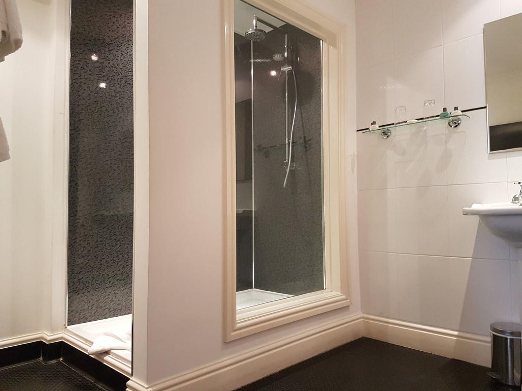 فندق وارمينسترفي  Bath Arms Crockerton المظهر الخارجي الصورة